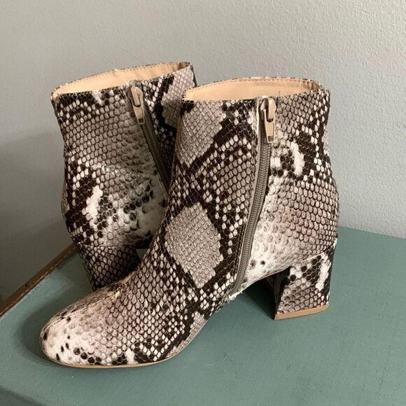 Chinese Laundry Daria snake print ankle boot size 5.5 block heel retro - Picture 3 of 6